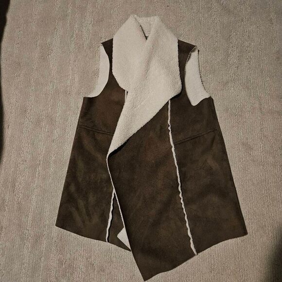 Sustina Fleece Wrap Vest Size Medium in Brown - Picture 2 of 6